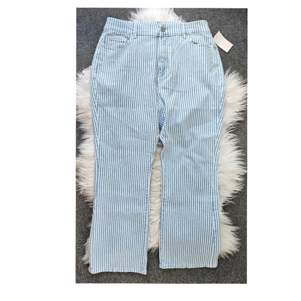 NWT DL1961 'Bridget' Striped Boot High Rise Cropped Jean, Instasculpt Size 32